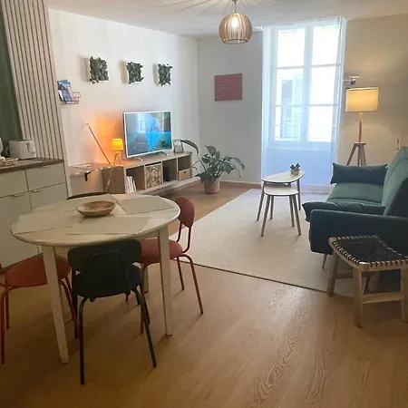 Le Palmae, Serenite Et Charme En Coeur De Lägenhet Hyères
